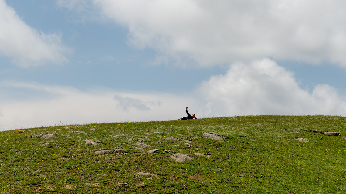 <div class="text"></div>