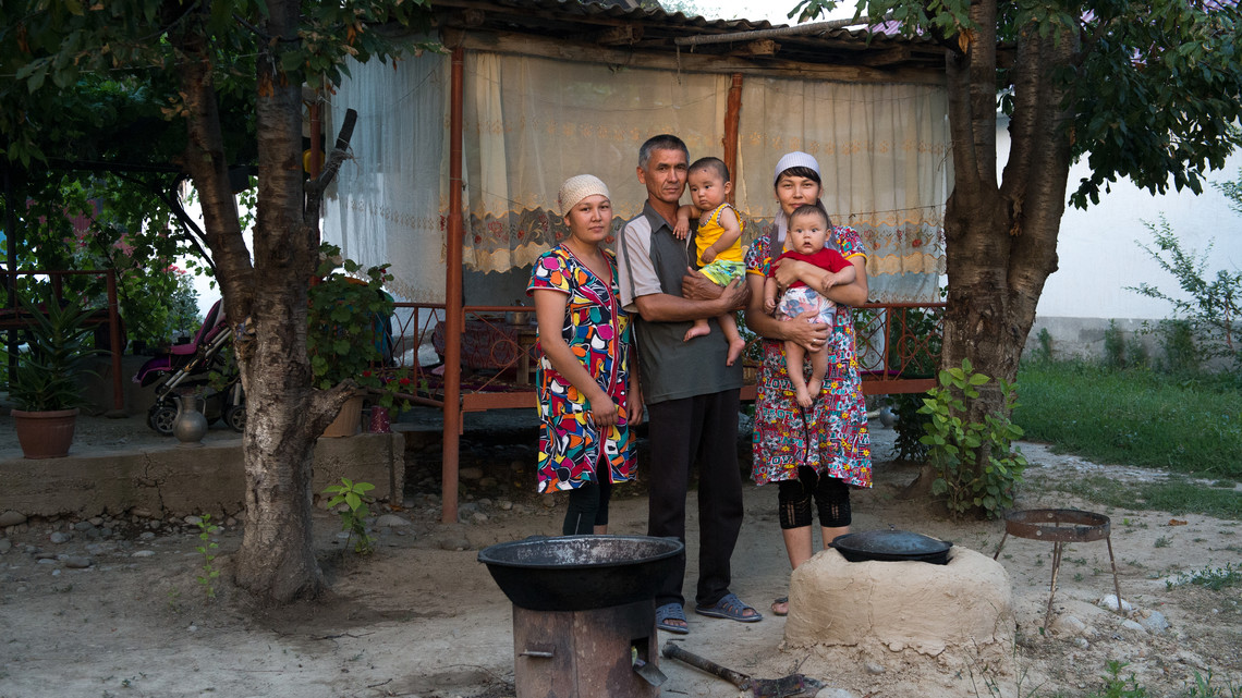 <div class="text"></div>