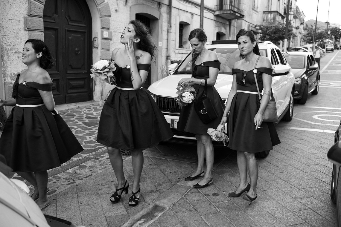 <div class="text"></div>