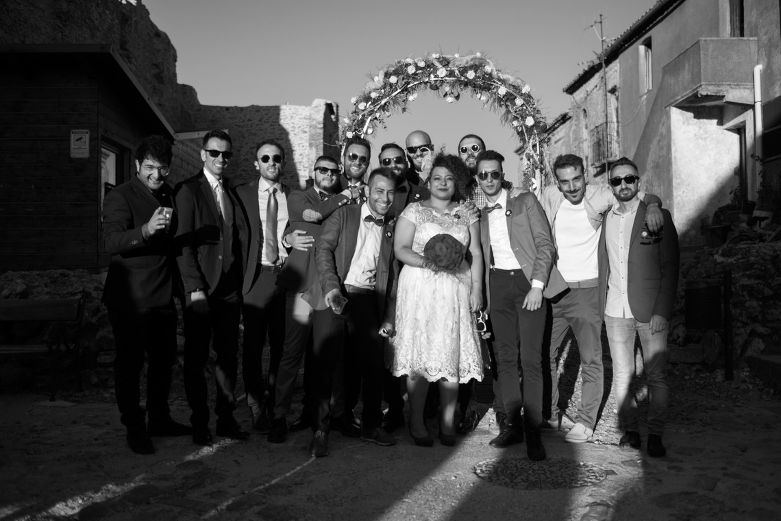 <div class="text"></div>