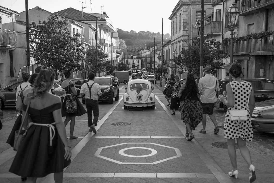 <div class="text"></div>