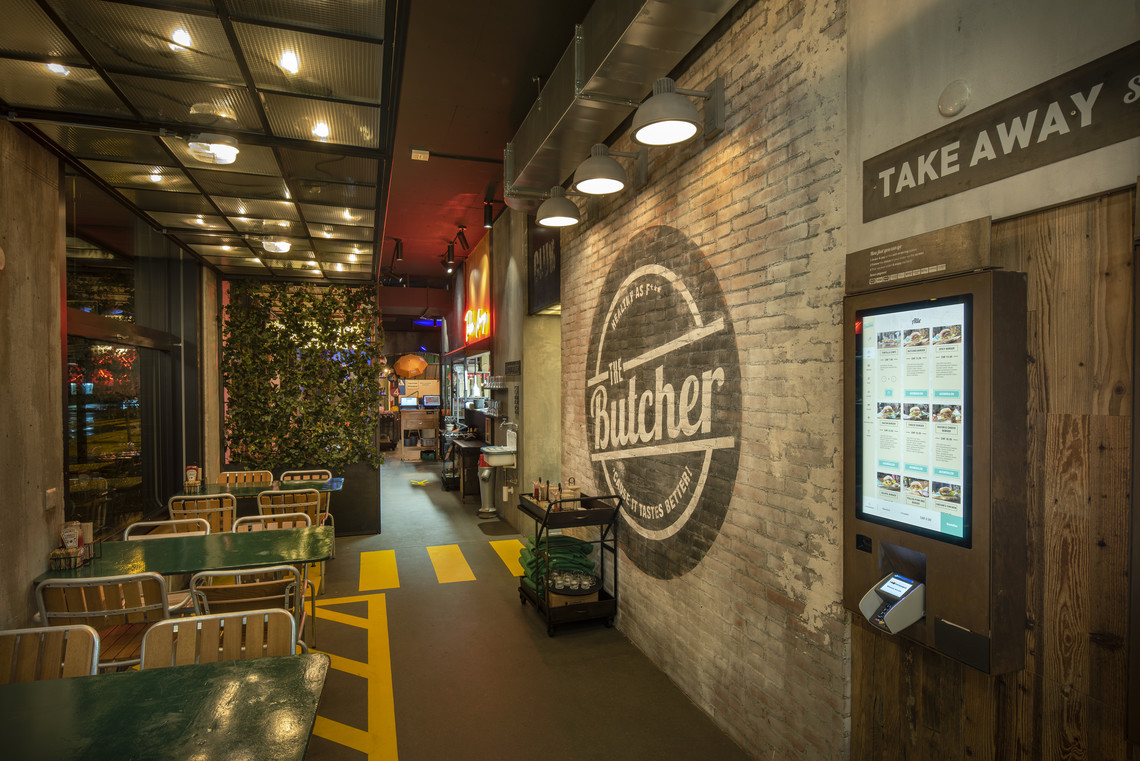 <div class="text"></div>