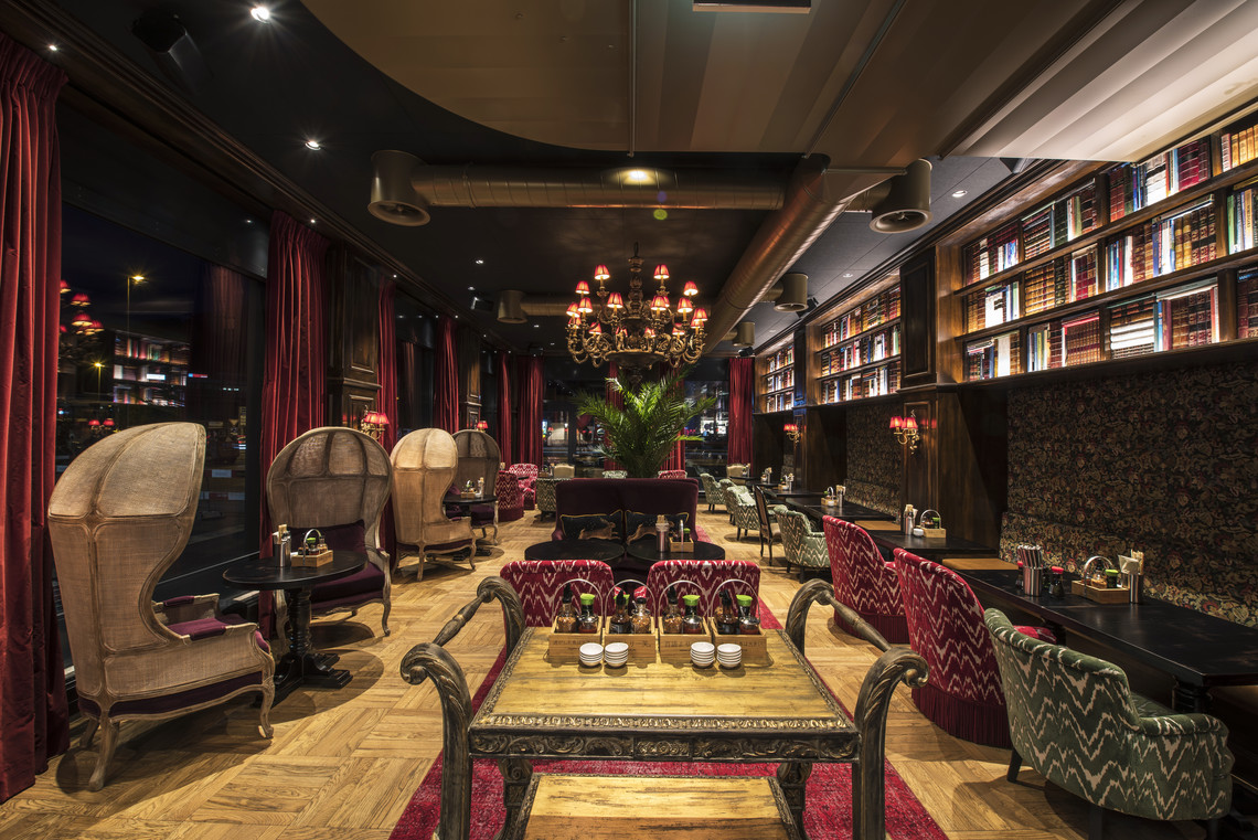 <div class="text"></div>