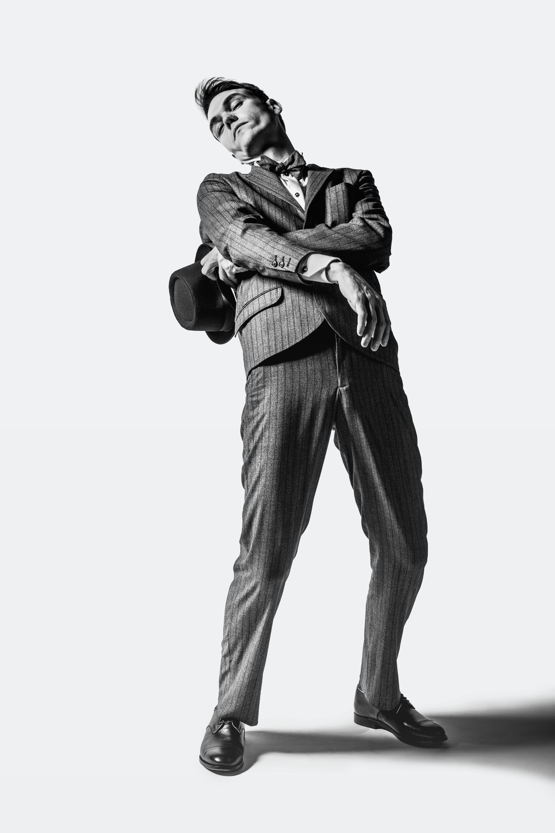 <div class="text"></div>